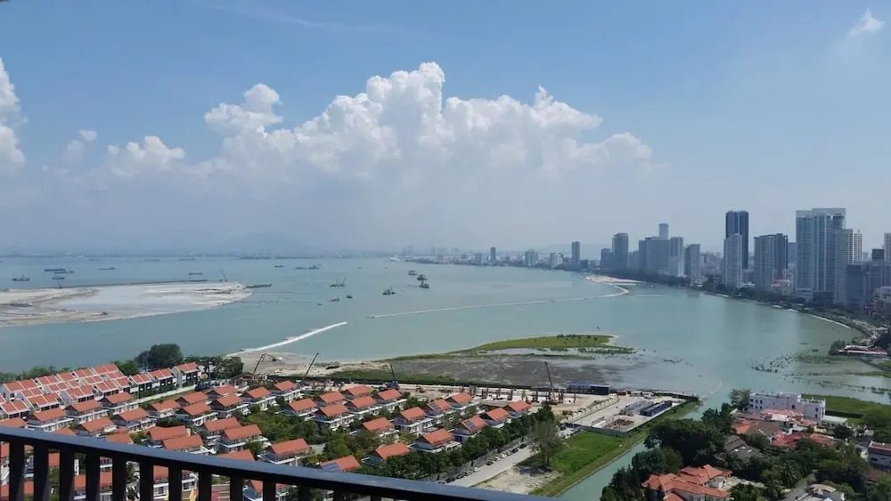 3BR Seaview Suite Gurney Drive