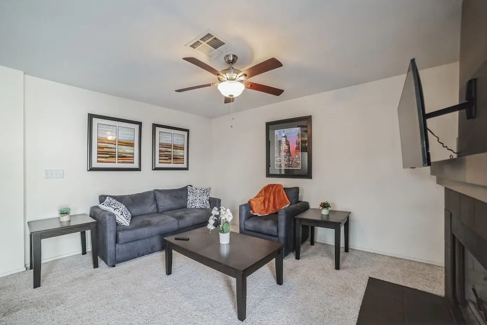 Las Vegas Oasis With Sparkling Pool 3 Bedroom Home by Redawning