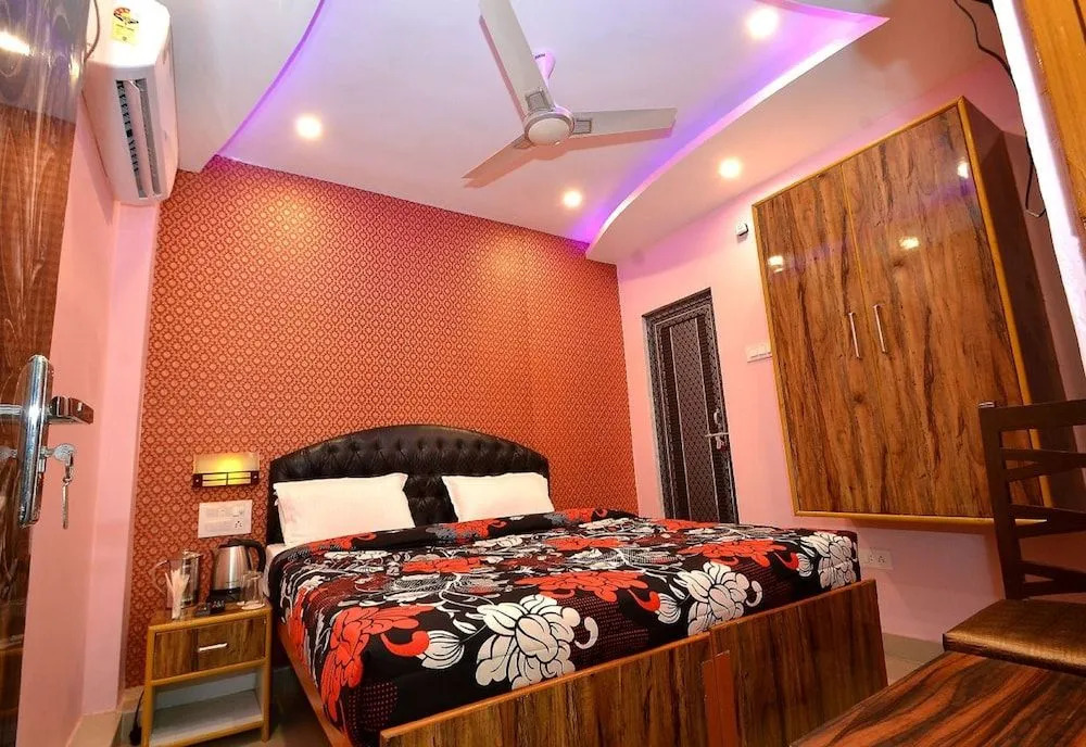 Walkin Shiva P Guest House