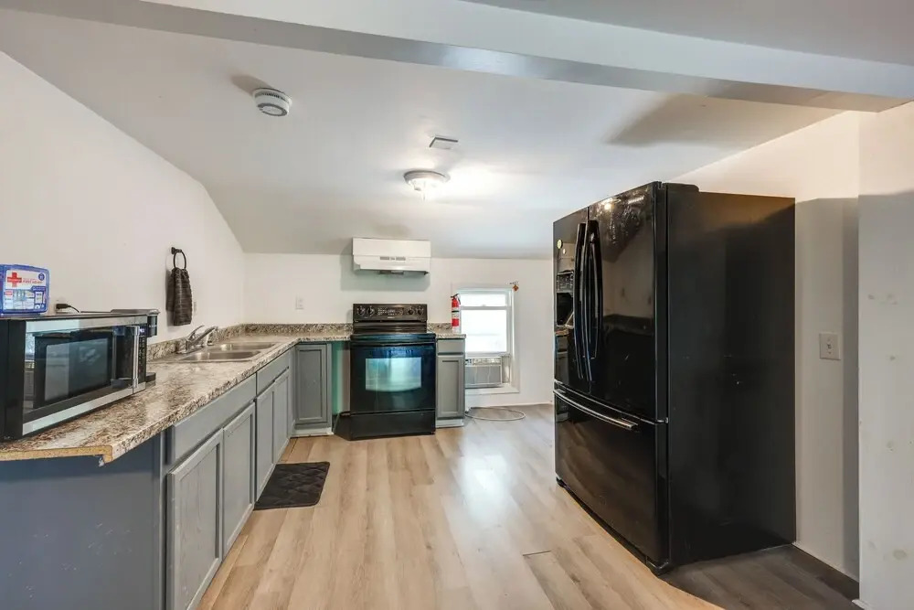 8 Mi to Keuka Lake: Bath Apt w/ Remote-work Perks!