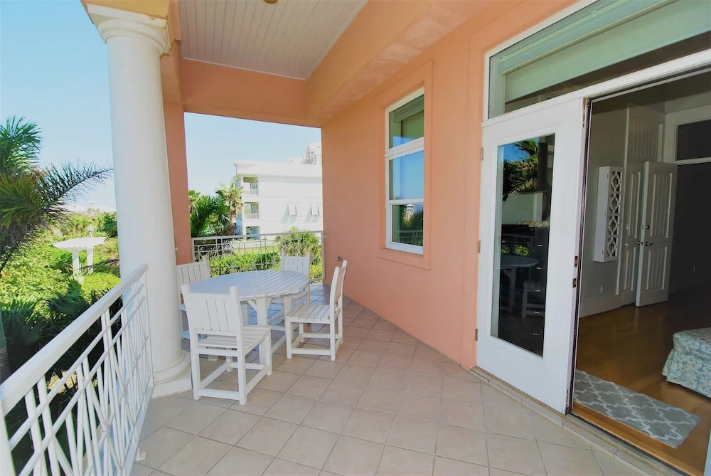 Sea Hawk - Private Beach House With Pool & Hot Tub 4 Bedroom Home by RedAwning