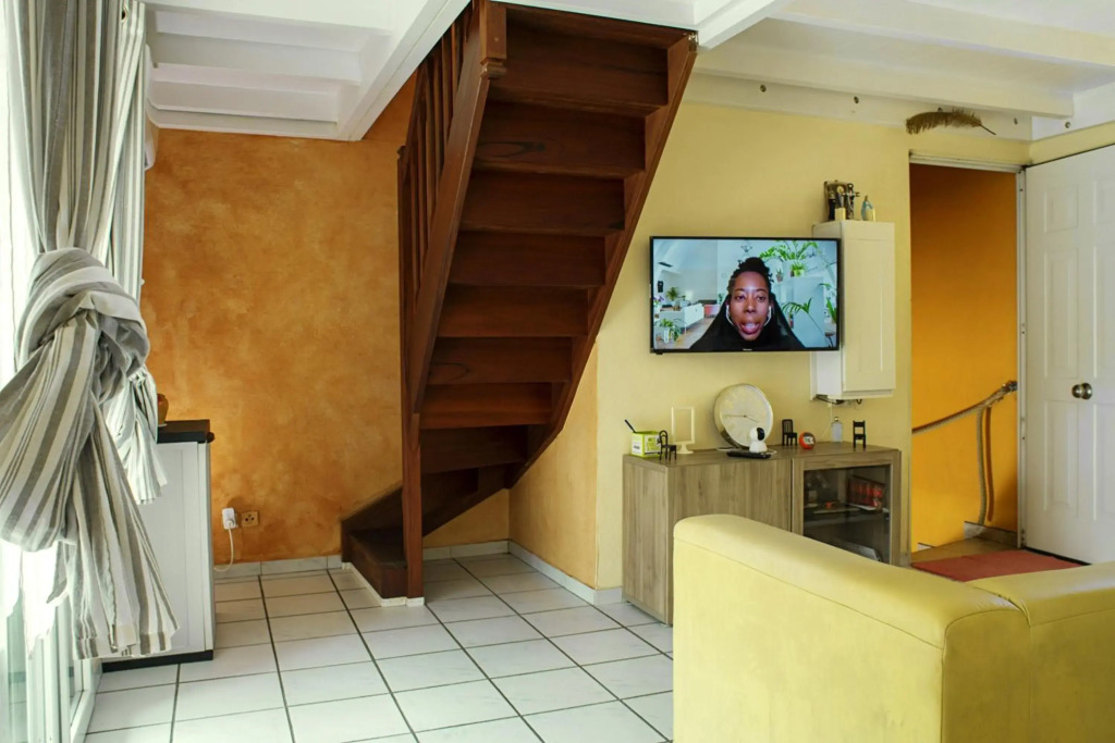 Appartement de 2 chambres avec vue sur la ville terrasse et wifi a Le Moule a 1 km de la plage