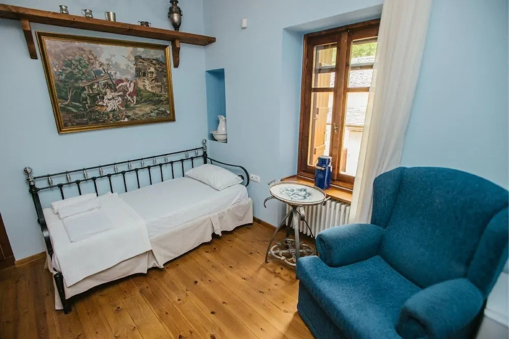 Ellis Full Guest House