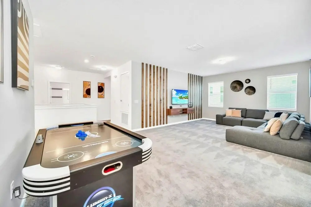 Incredible 10br Home With Pool and Games Room