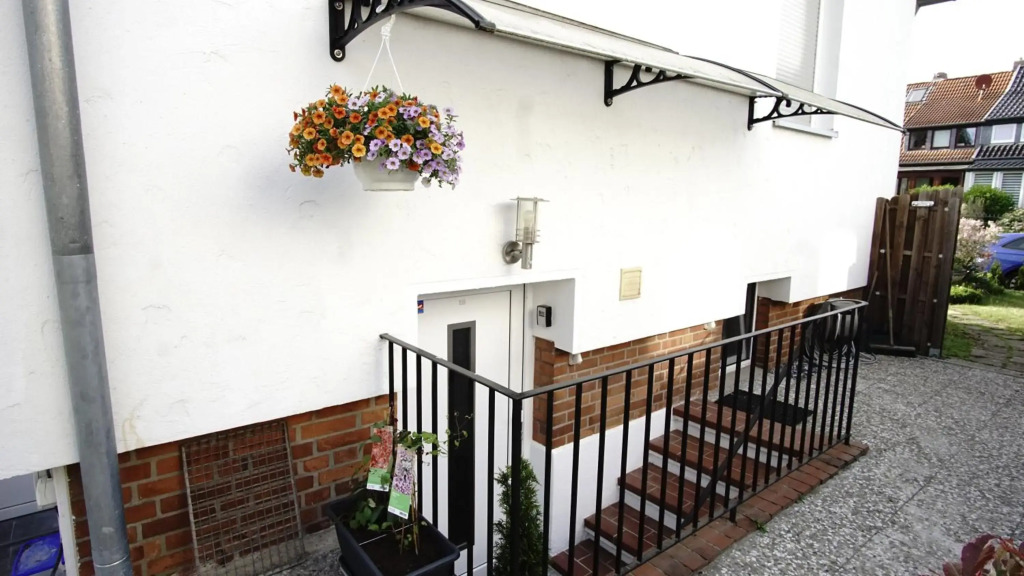 Gemütliche möblierte Souterrain Wohnung