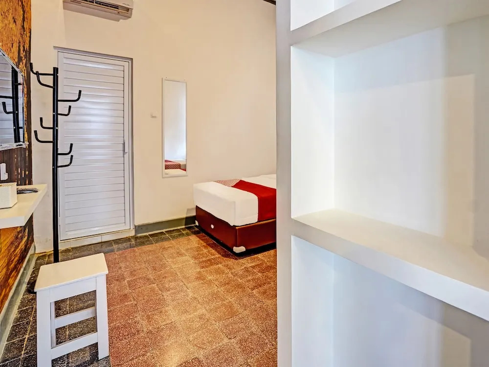 SUPER OYO 91618 Hotel Nawangwulan