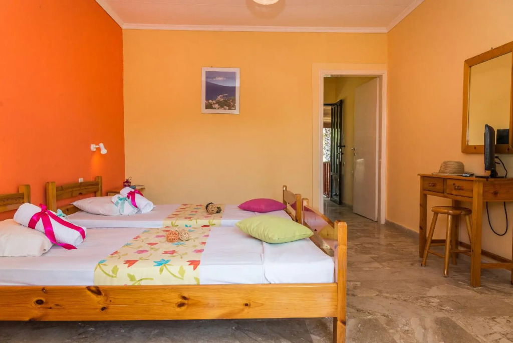 Roussas Apartments