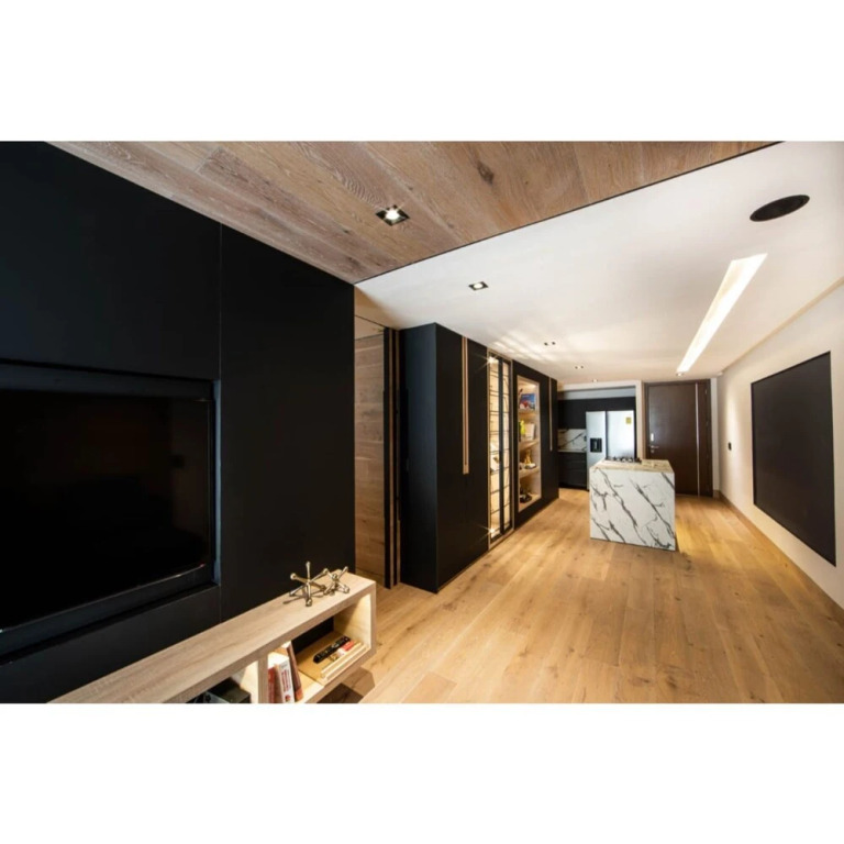 Luxurious Apartment with Amenities Near Santa Fe