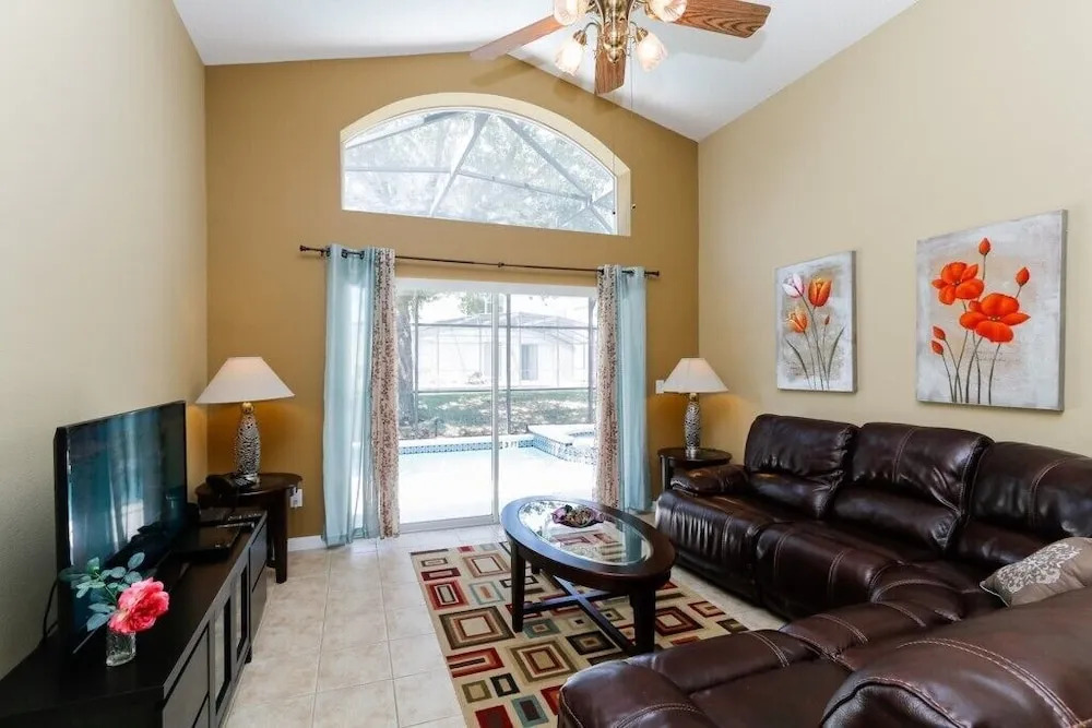 Enchanted Emerald 4 Bedroom Home by RedAwning