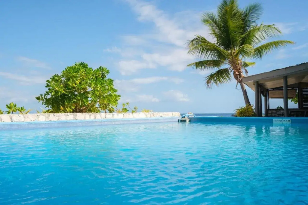 Beachcomber Island Resort