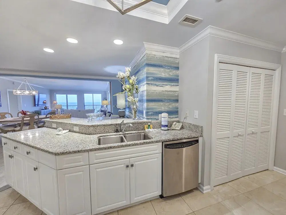 Direct Oceanfront Margate With Access To Resort Amenities, 1003 3 Bedroom Condo