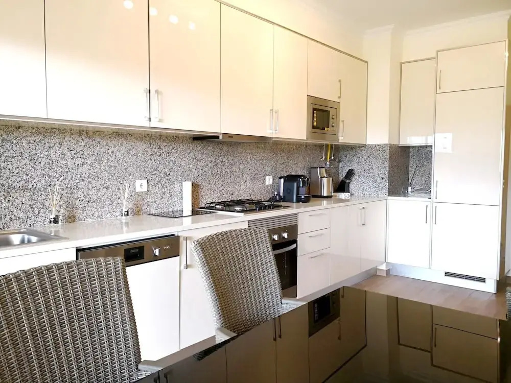 #010 Jardins Marina Holidays Flat with Shared Pool