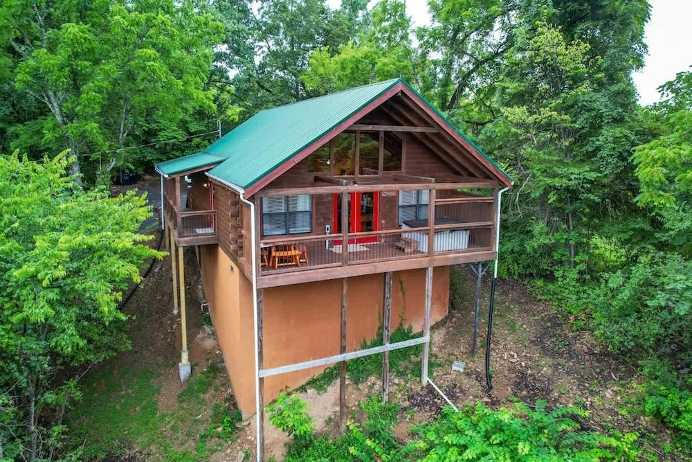 View-location-hot Tub-pool Table-3 Fireplaces