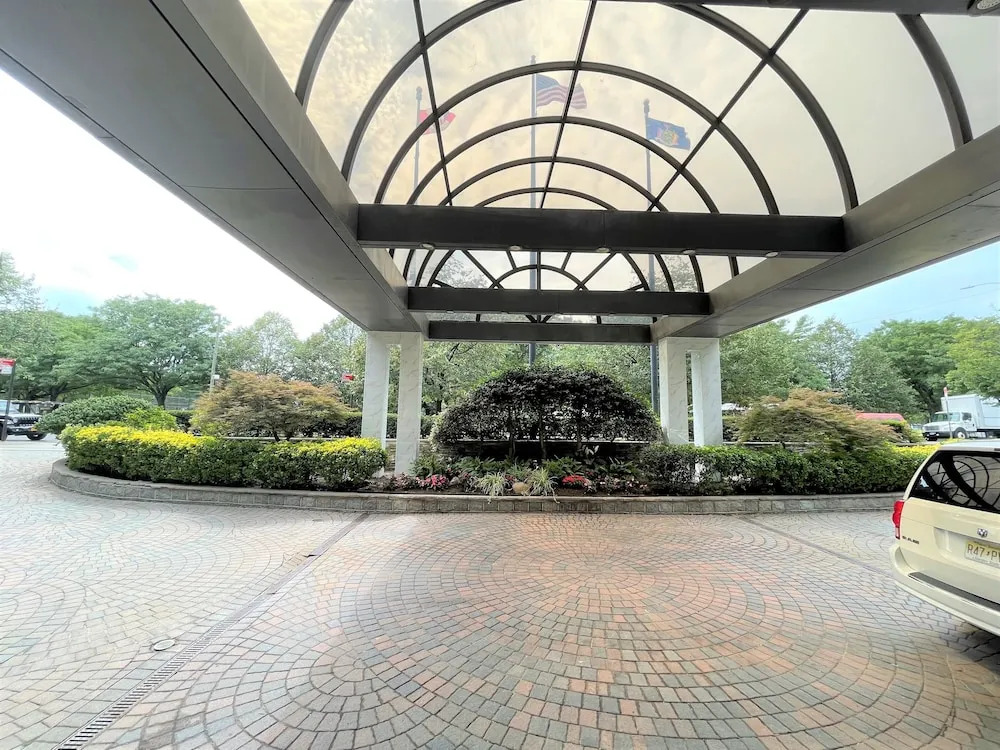 Garden Inn & Suites