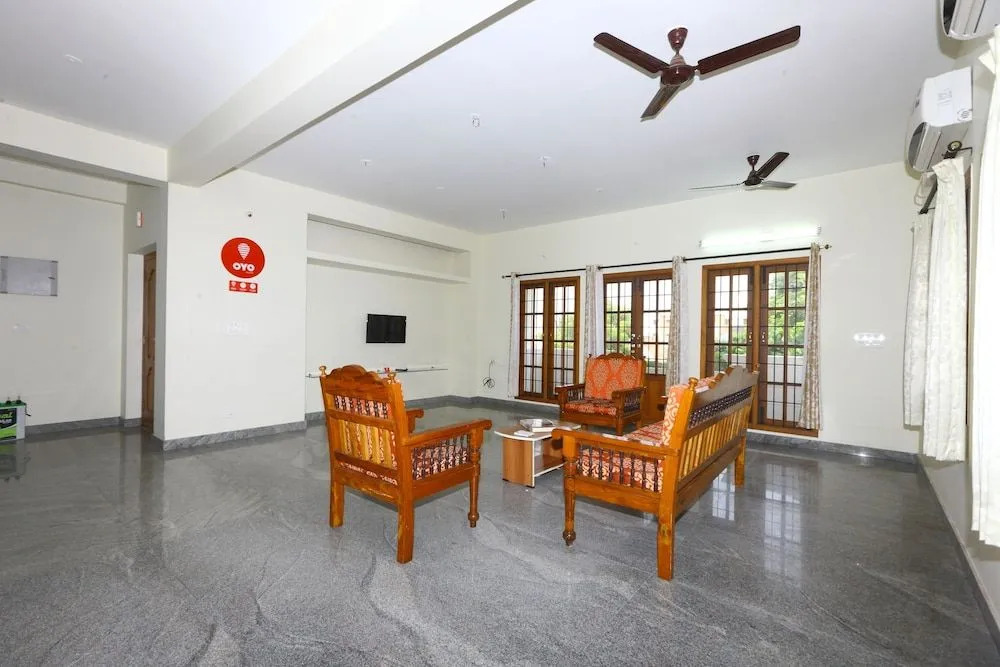OYO 9785 Home Spacious 3BHK Rock Beach