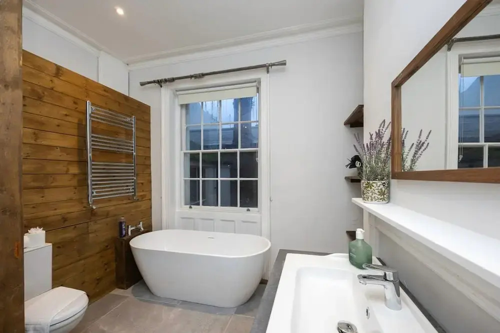 Host Stay Grafton Rustic