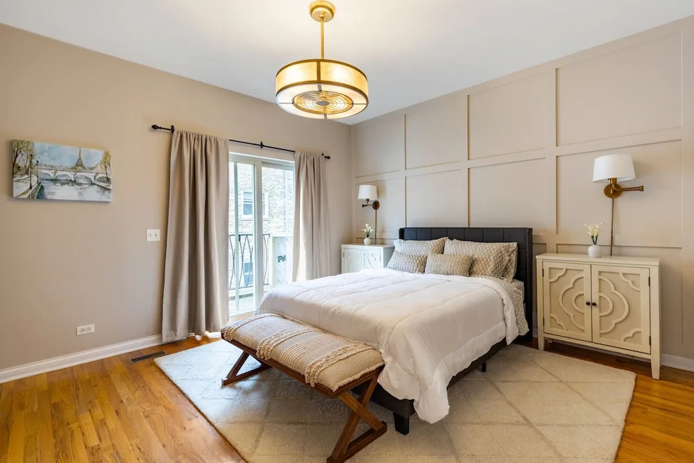 Windy City Getaway 3br 2ba Chicago Townhouse 3 Bedroom Home by RedAwning