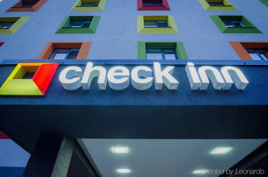 Hotel Check Inn