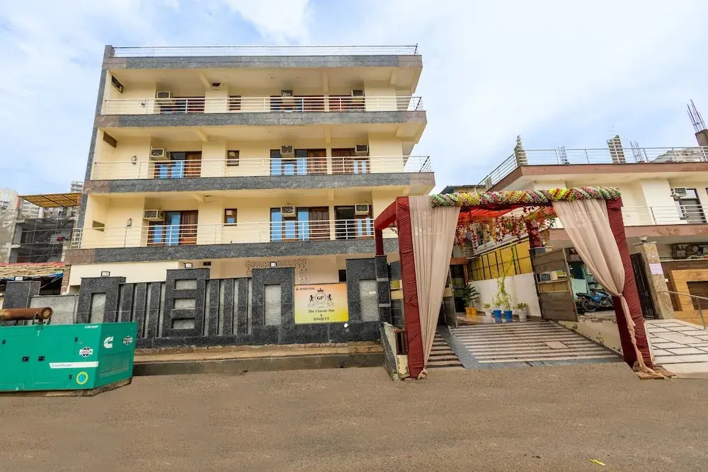 Hotel the classic inn noida sec 70
