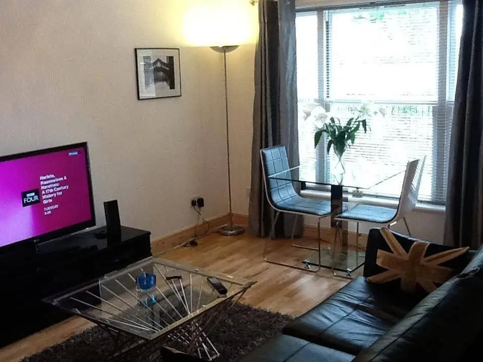 Flat 4 Summertown Court