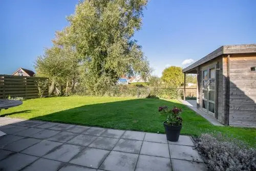 Vrijstaand vakantiehuis met tuinhuis en veranda - Zwin 4