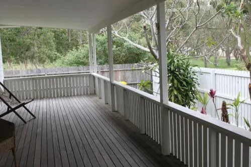 Byron Bay Accom 77 Butler Street, Byron Bay - Lantana Beach House