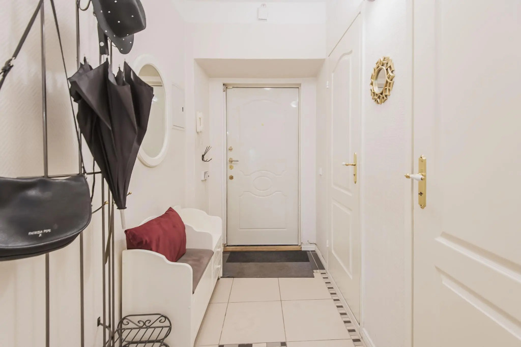 GMApartments (ДжиЭмАпартментс) на переулке Петроверигский