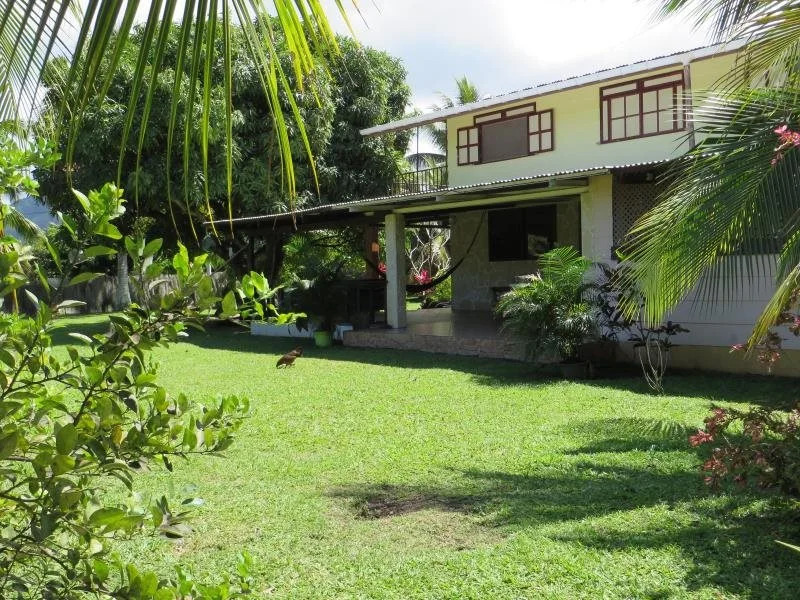 Taharuu Surf Lodge