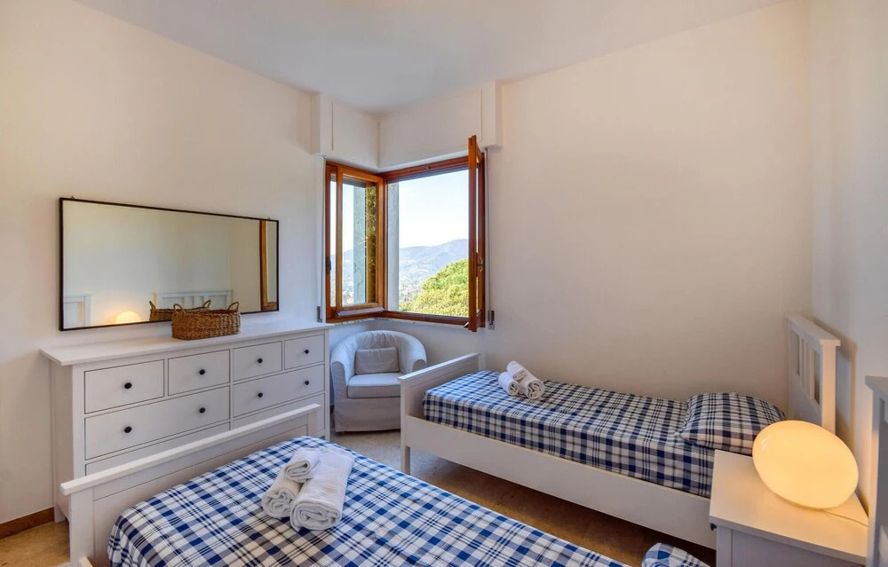 Gorgeous Home In Rapallo With House Sea View
