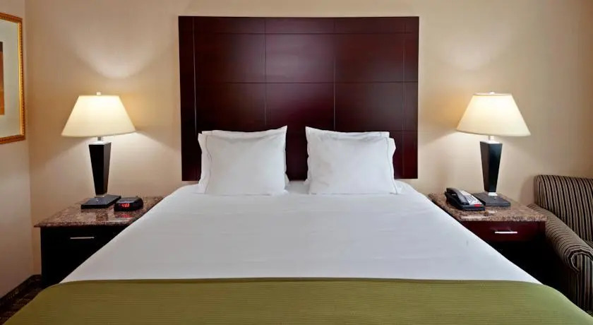 Holiday Inn Express North Bergen-Lincoln Tunnel