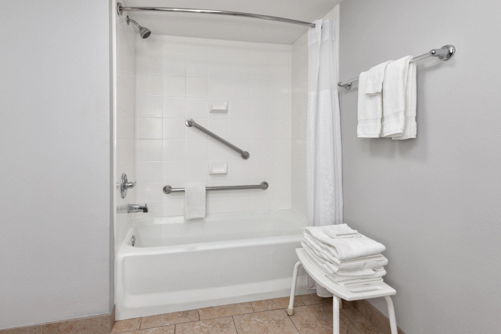 La Quinta by Wyndham Dallas I-35 Walnut Hill Ln