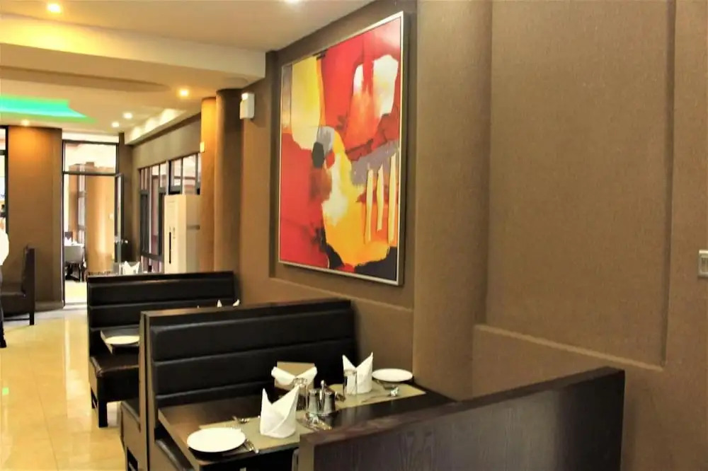 Hera Hotel