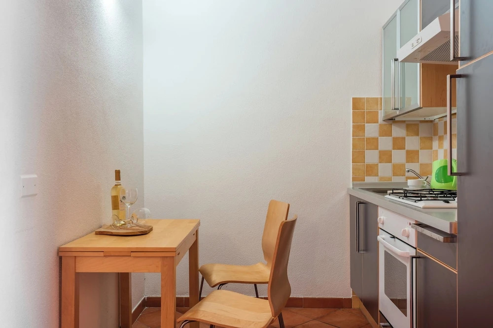 Relaxing Cristal Blu Studio Sleeps 3 Num1486