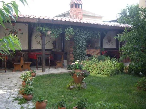 Saint Nikola Family Hotel