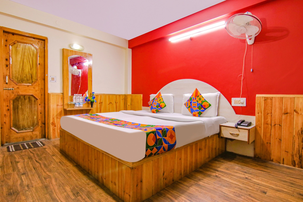 Fabhotel Pushpak