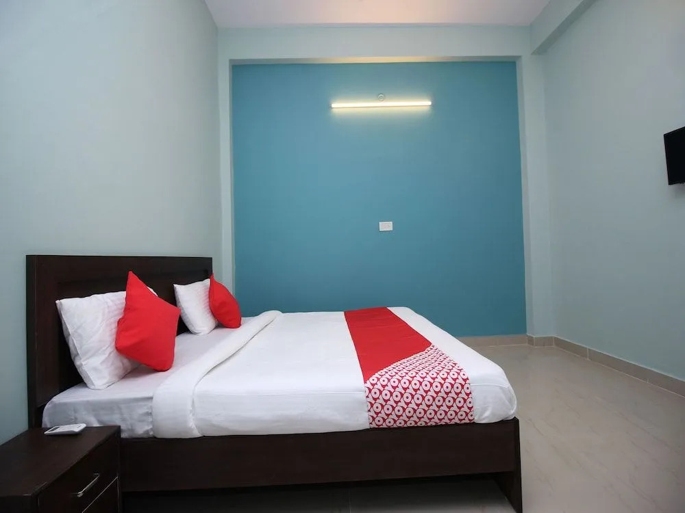 OYO 16150 Suraj Guest House