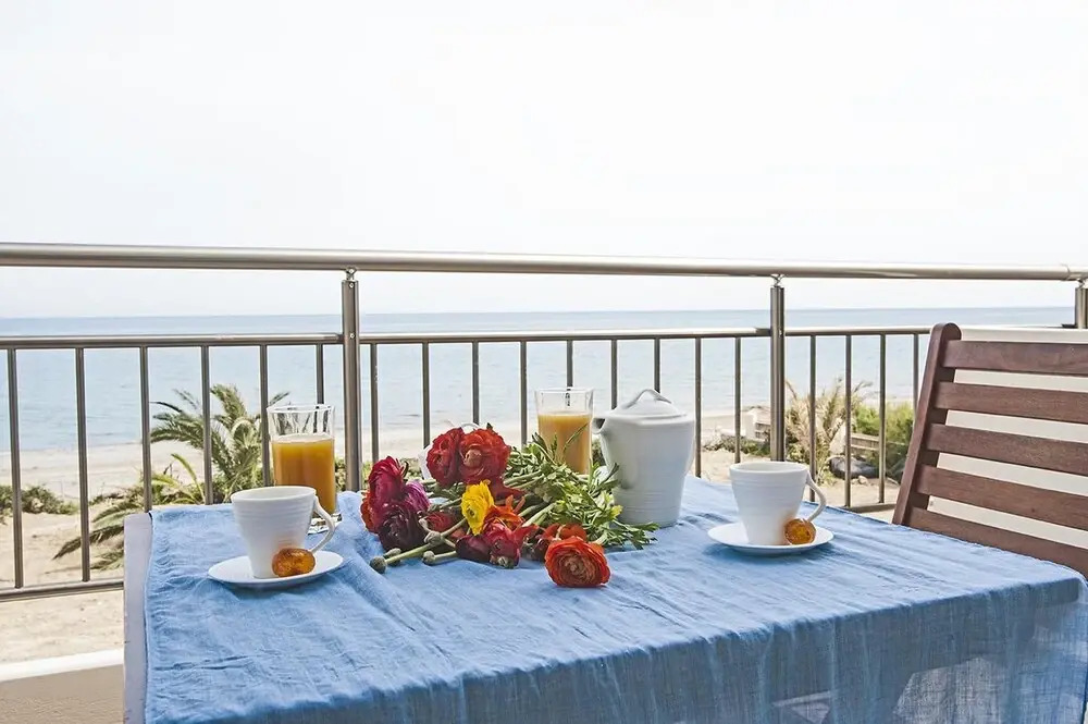 Maravel Star Art Hotel - Comfortable Room for 4 People With Sea View
