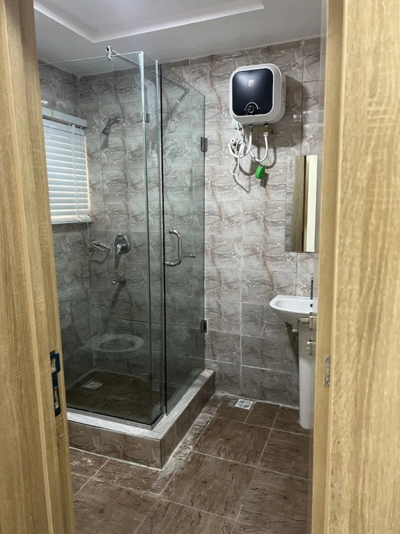 Thapunchline Apartments & Hotels