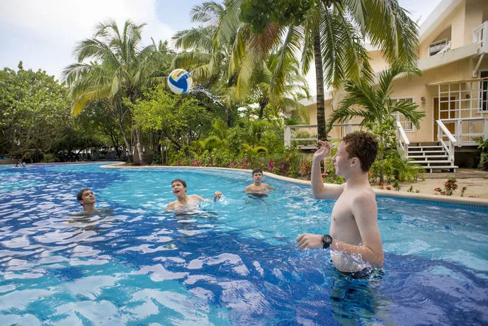 Paradise Oceanic Hotel