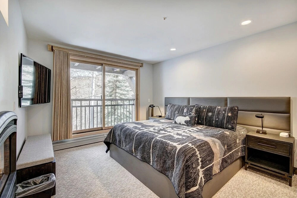 3br Slopeside Beaver Creek  Ski-in, Sleeps 10 3 Bedroom Townhouse by RedAwning