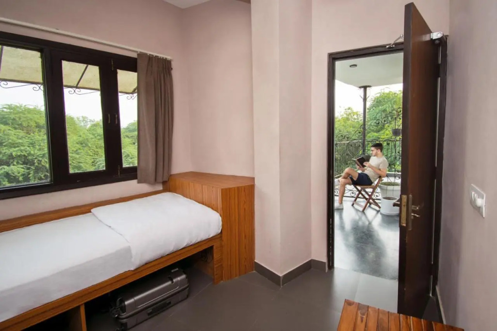 Minimalist Poshtel & Suites