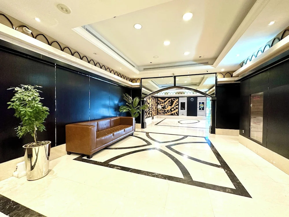 Marco Polo - Striking Lake Views at JLT | 1 BR | 2 Balconies