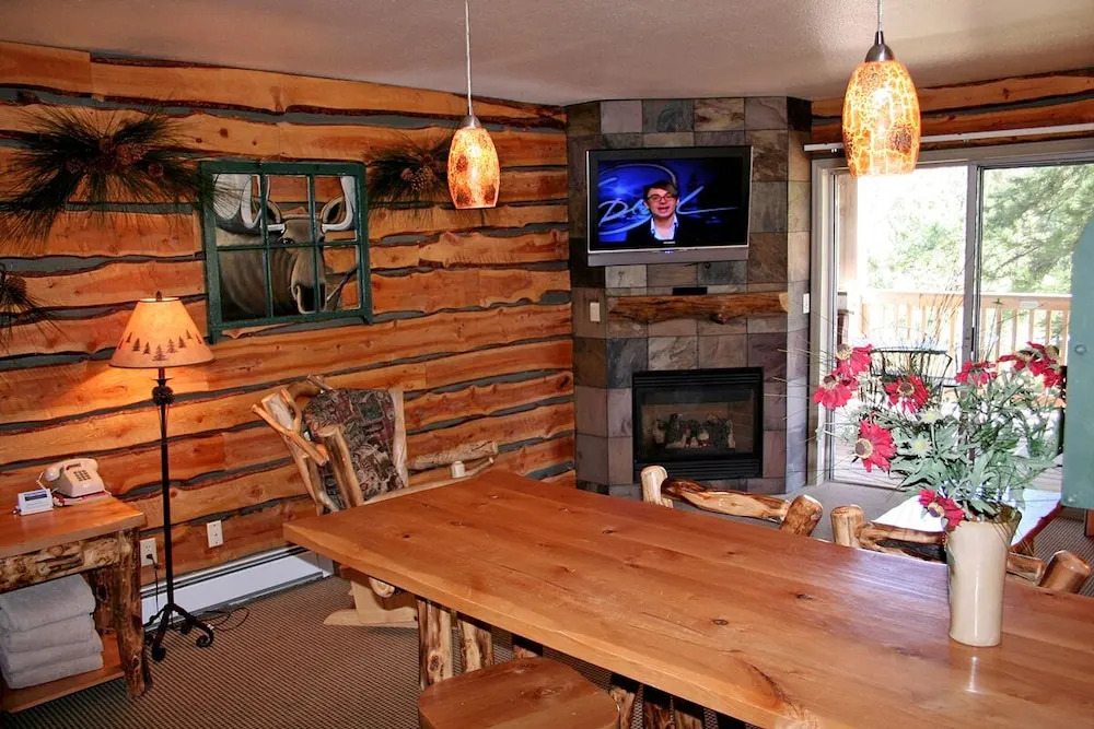 Fawn Valley Inn: 300