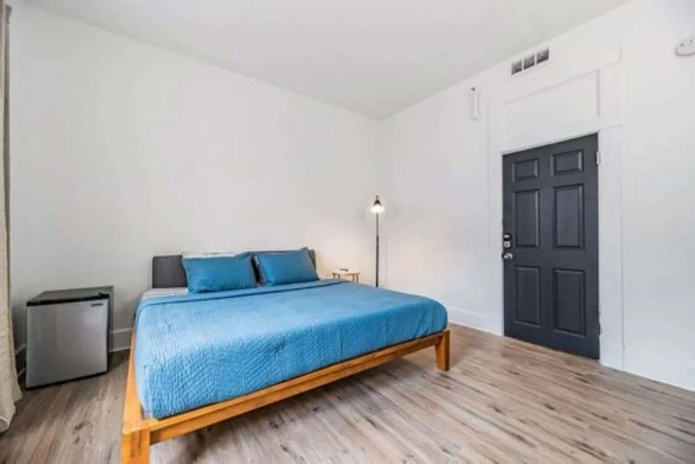 Satoshi Hideout Living