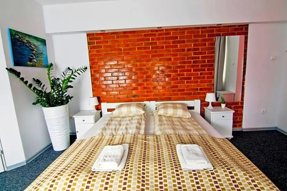 RJ Hotel