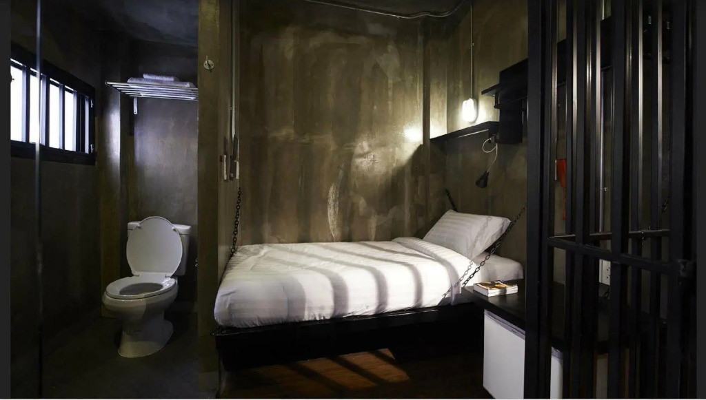 Collection O Jasaen Stylish Unique Hotel