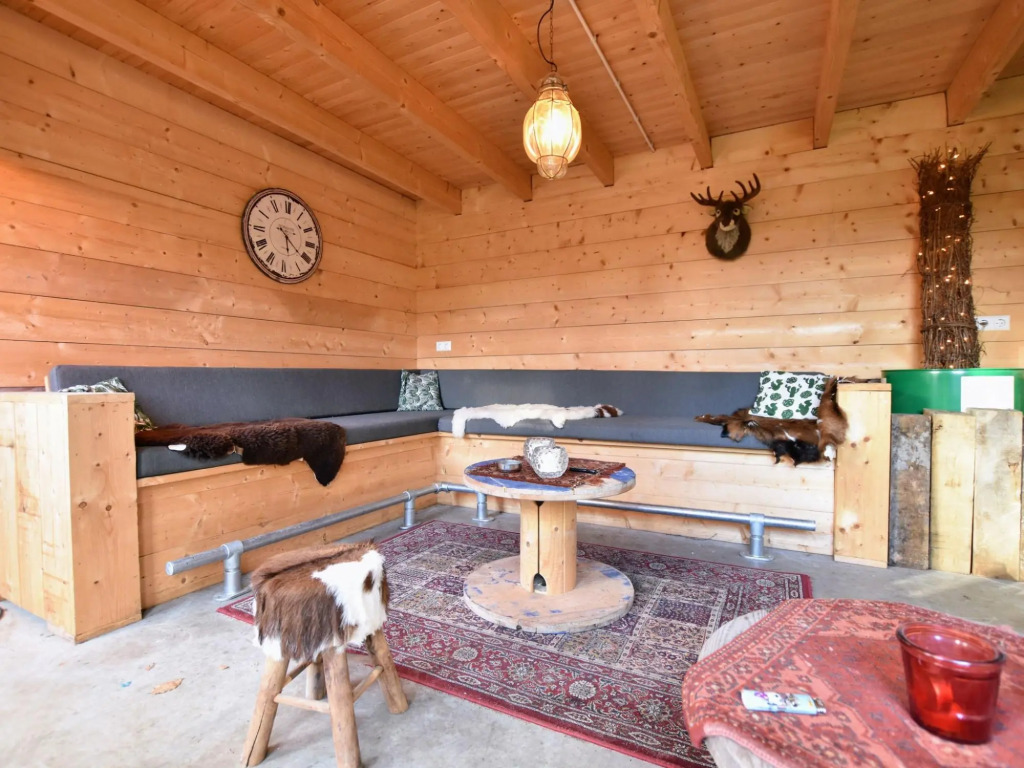 Dog-Friendly Stay w Spa