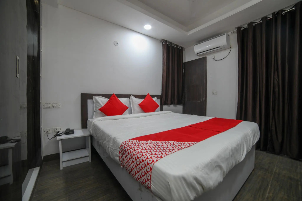 Silver Apartments by OYO Rooms
