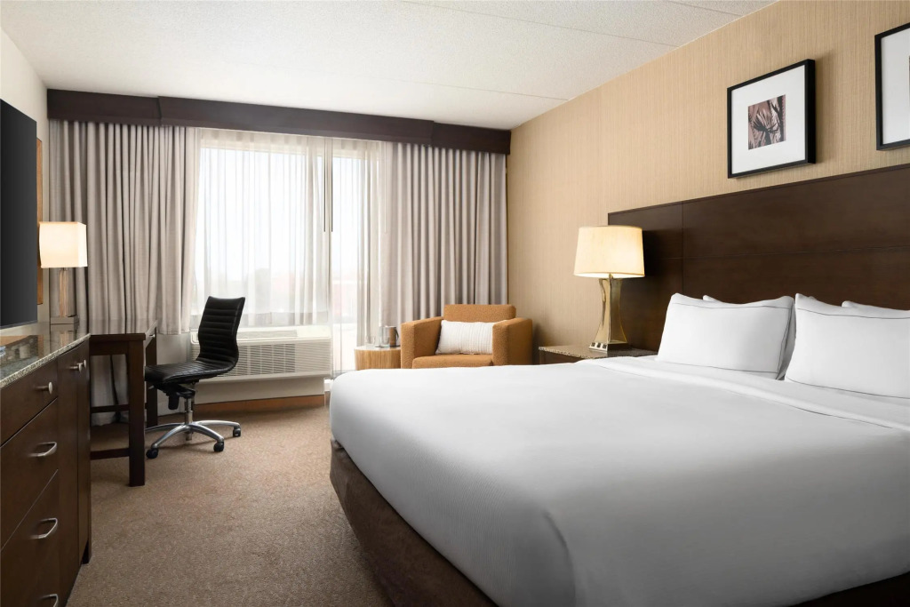 DoubleTree by Hilton Hotel Boston Bayside