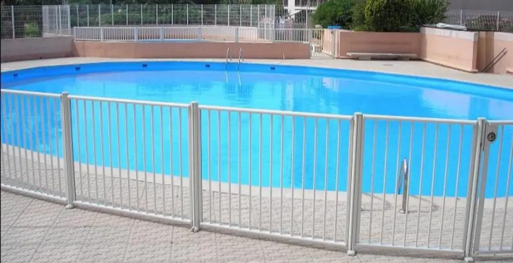 LE LAGON BLEU F comme FABULEUX 1
